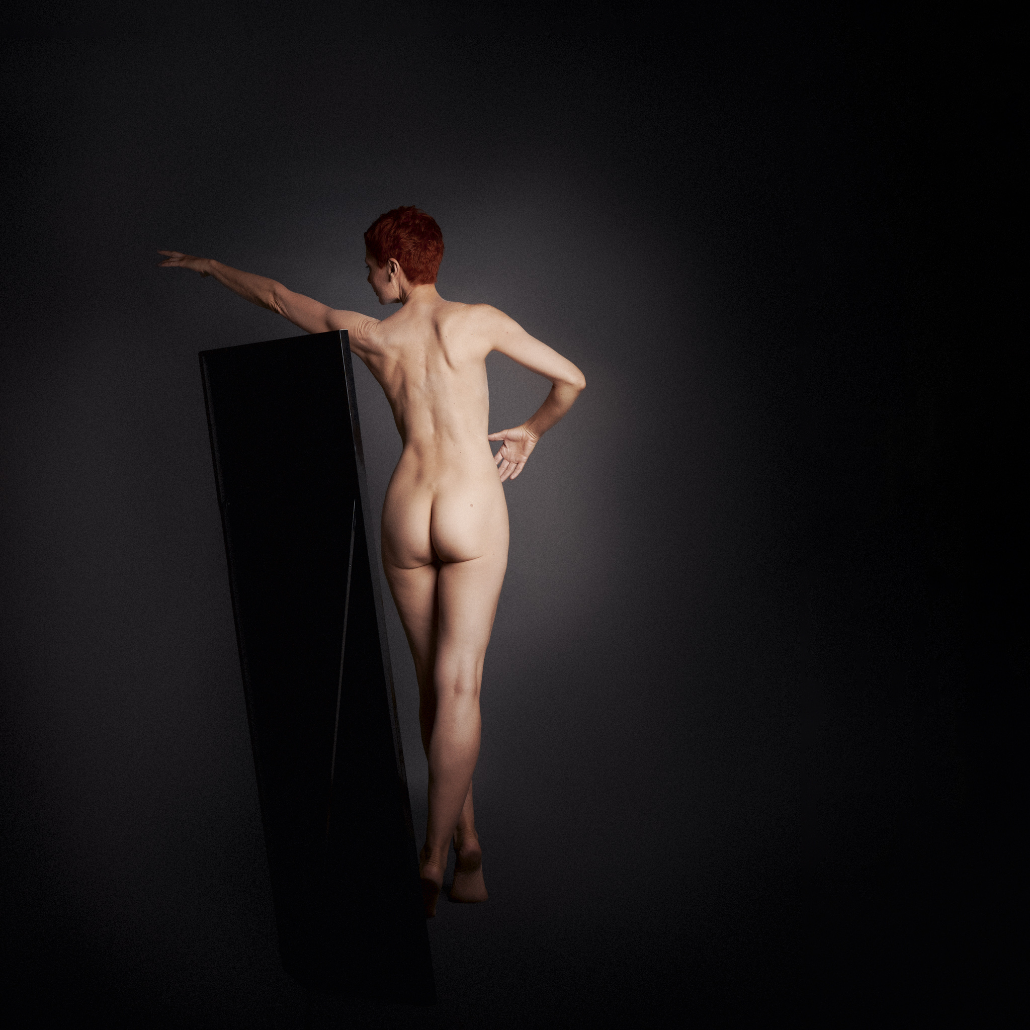  AA94827 www.plume.photo Autoportrait nu artistique 2